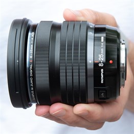 Olympus M.Zuiko Dijital ED 8-25mm f/4 PRO Lens